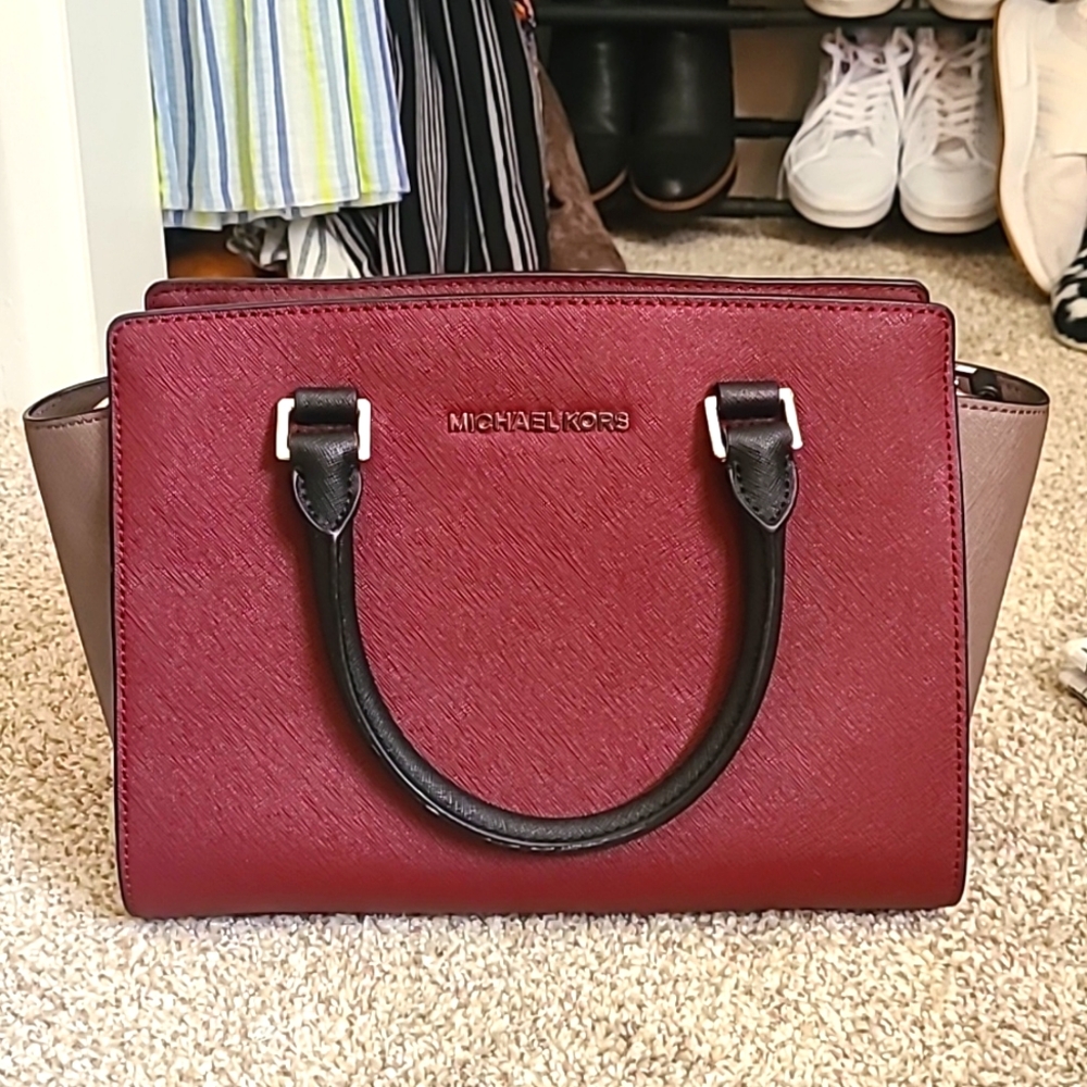 Michael Kors Selma Saffiano Crossbody